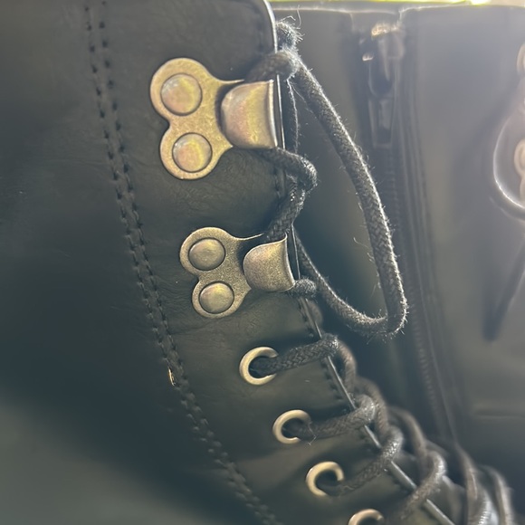 Marta combat boots - Picture 2 of 10